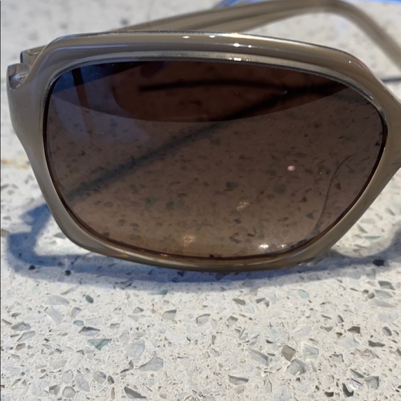 Fendi sunglasses - Picture 6 of 9